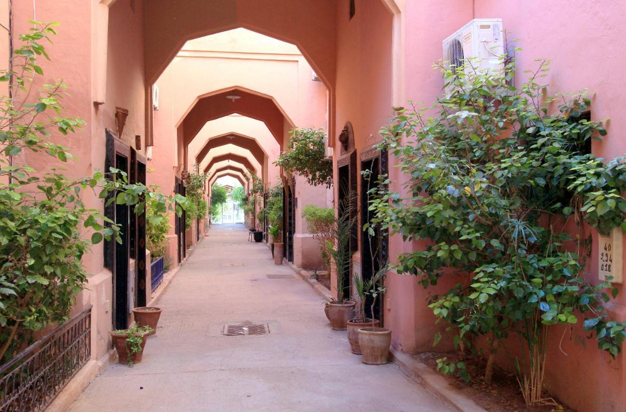Maison Riad Traditionnel Idealement Situe A Marrakech Marrakesh Buitenkant foto