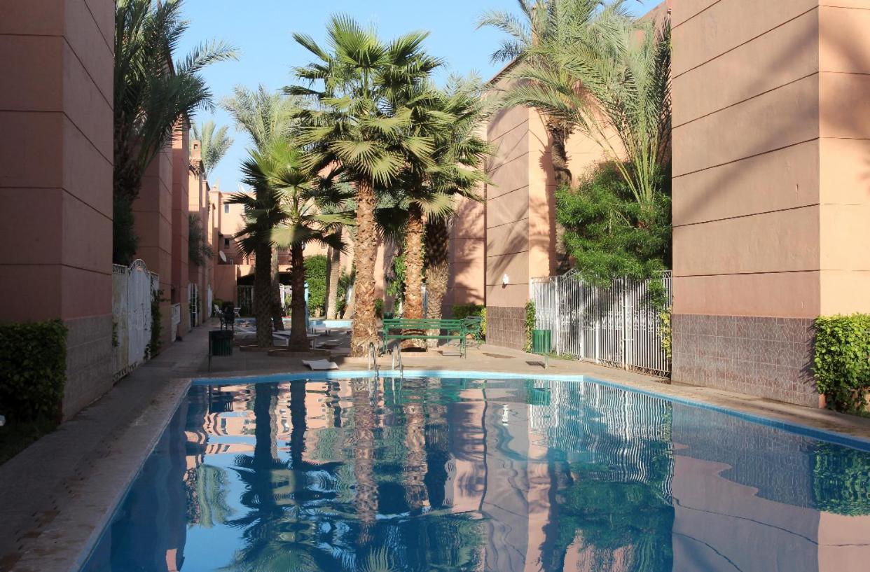 Maison Riad Traditionnel Idealement Situe A Marrakech Marrakesh Buitenkant foto