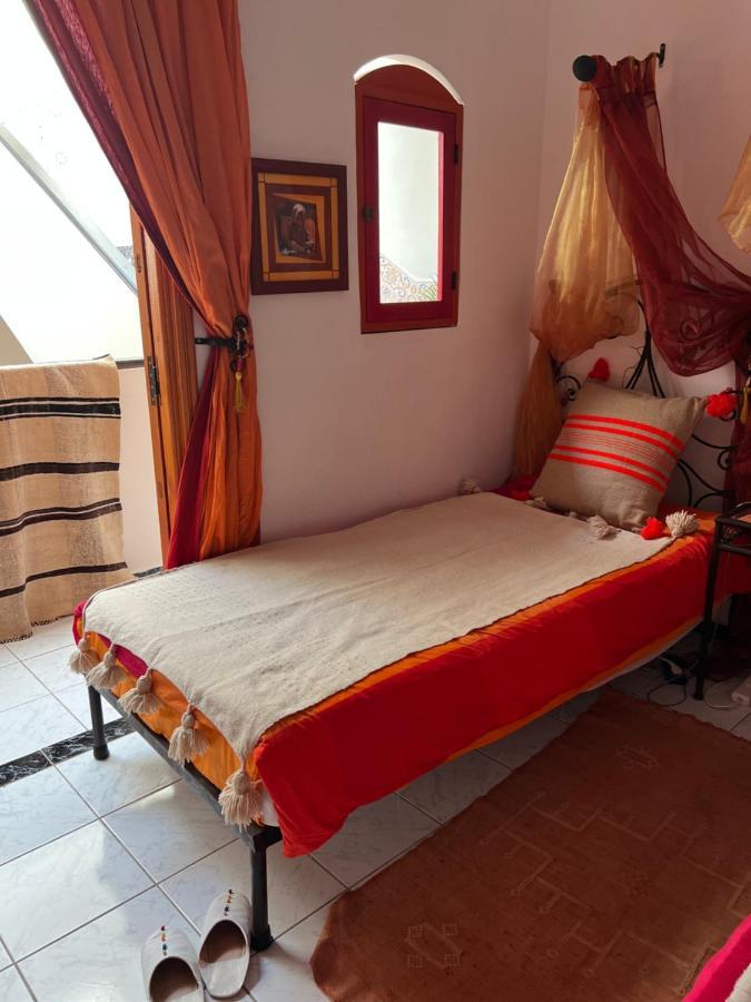 Maison Riad Traditionnel Idealement Situe A Marrakech Marrakesh Buitenkant foto