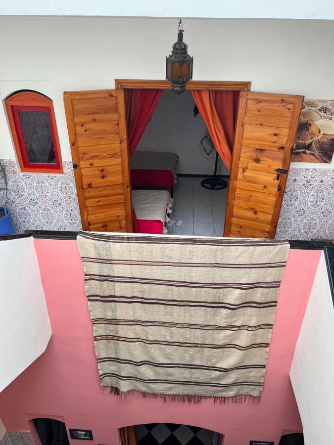Maison Riad Traditionnel Idealement Situe A Marrakech Marrakesh Buitenkant foto